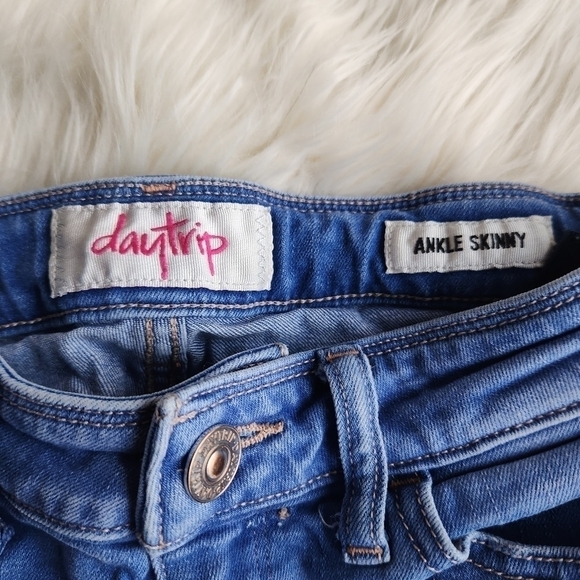 DAYTRIP Ankle Skinny Jeans - Picture 4 of 7